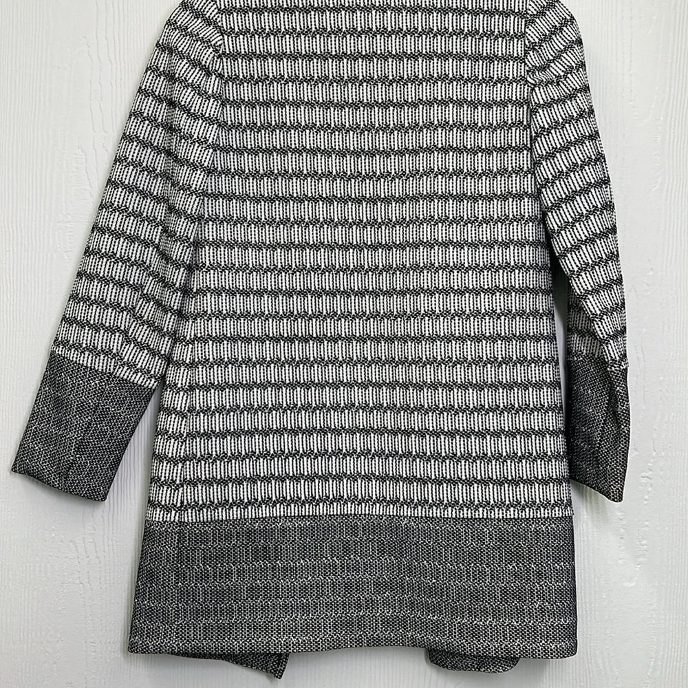 H&M - Black And White Tweed Open Front Pocket Long Sleeve Lined Long Jacket SZ 2